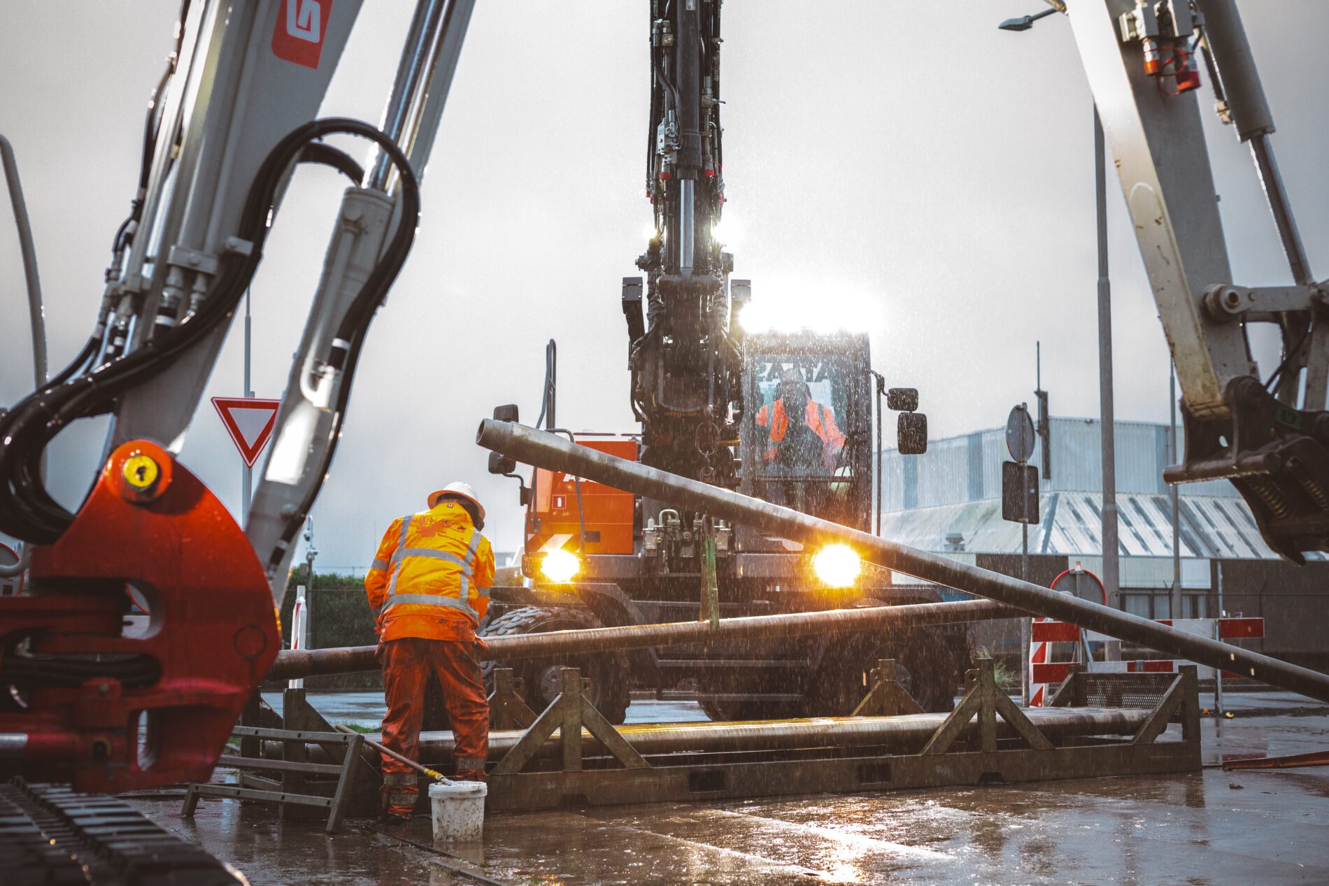 Van Voskuilen Infratechniek boort 404 kilometer kabel aan voor ESTEC 4